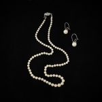 652324 Pearl necklace